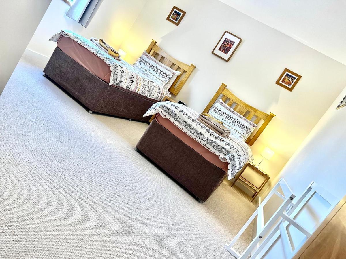 Апартаменты Spacious 2 Bed 2 Bath, Free Wifi & Parking, Park View