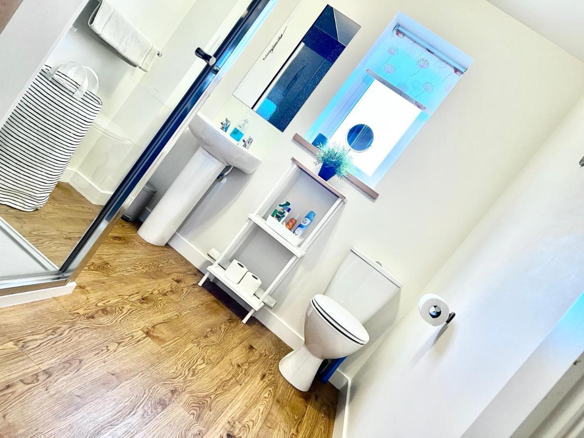 Spacious 2 Bed 2 Bath, Free Wifi & Parking, Park View Оркнейские острова